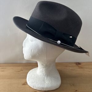 Capas Headwear Fedora NWT Brown 100% Wool w Black Grosgrain Ribbon Hat Sz M